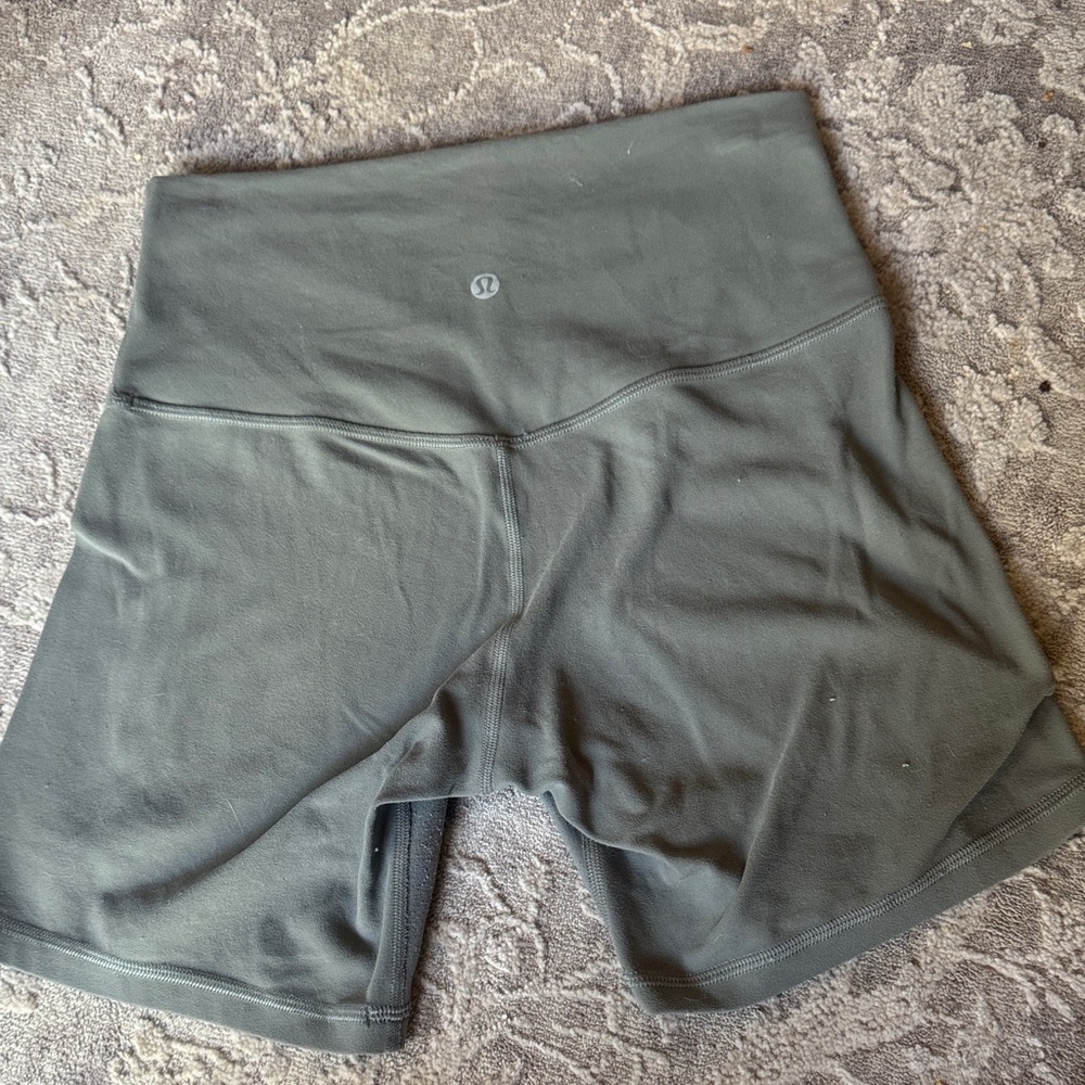 lululemon athletica Women's Sage High-Waisted Shorts size 6